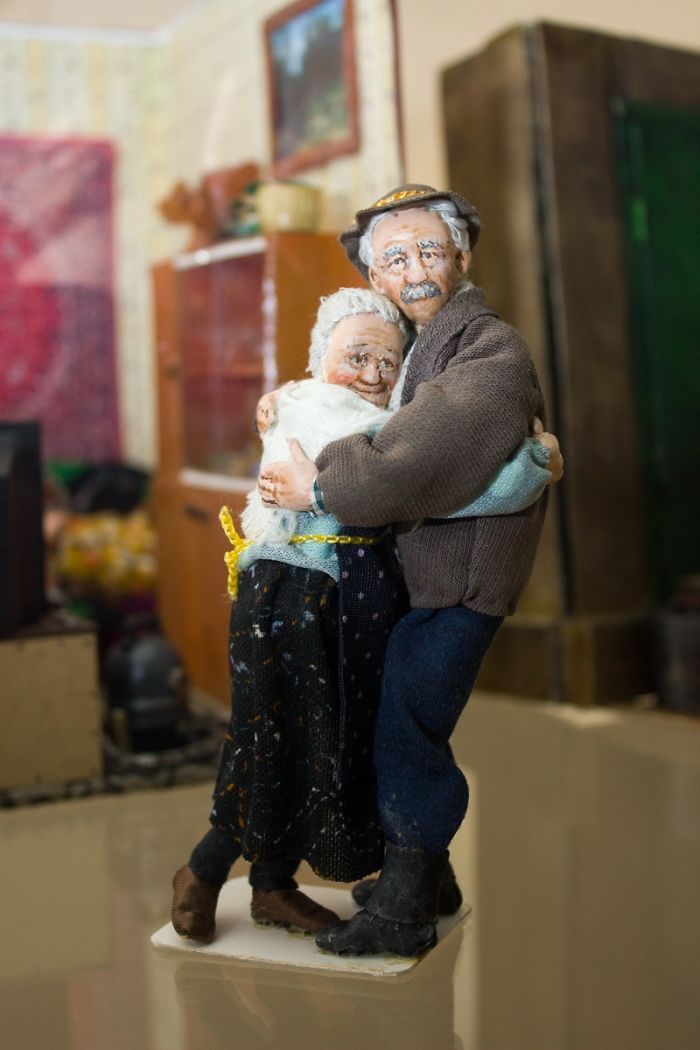 Doll Master From Novosibirsk Creates Realistic Works About Old People Live