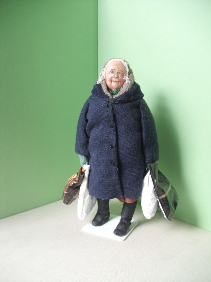 Doll Master From Novosibirsk Creates Realistic Works About Old People Live