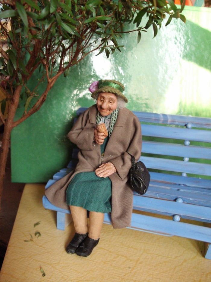 Doll Master From Novosibirsk Creates Realistic Works About Old People Live