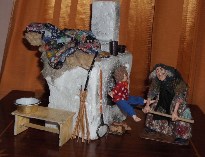 Doll Master From Novosibirsk Creates Realistic Works About Old People Live