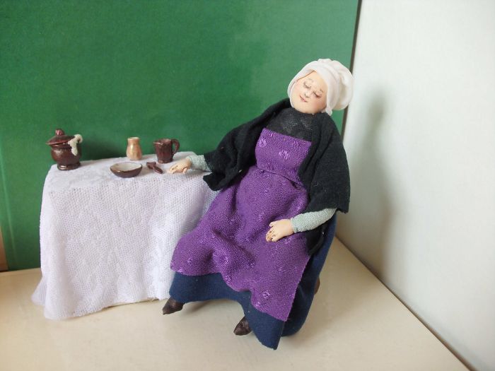 Doll Master From Novosibirsk Creates Realistic Works About Old People Live