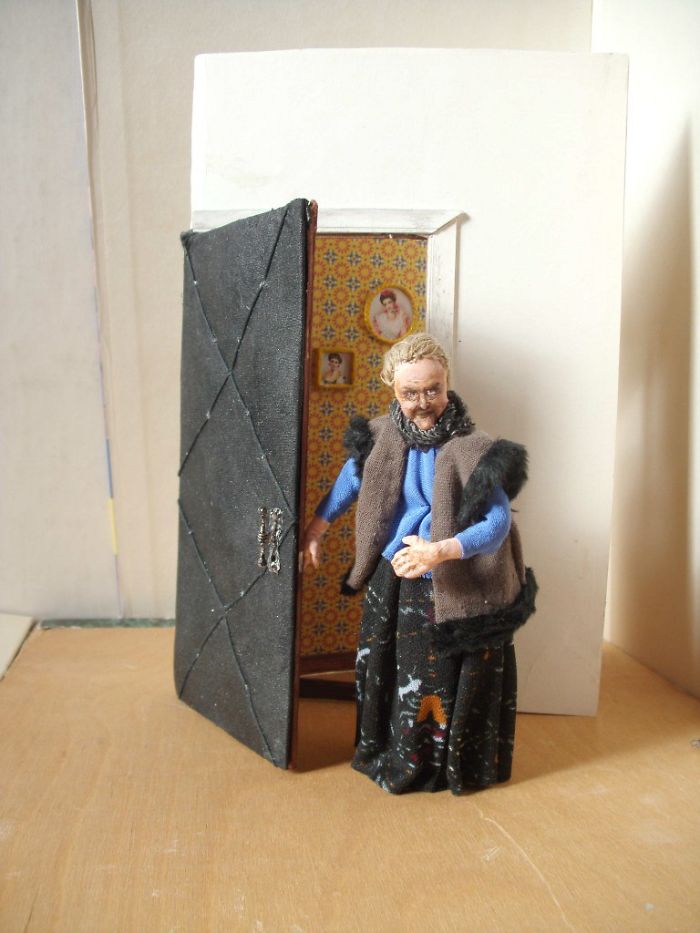 Doll Master From Novosibirsk Creates Realistic Works About Old People Live