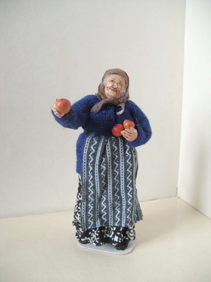 Doll Master From Novosibirsk Creates Realistic Works About Old People Live