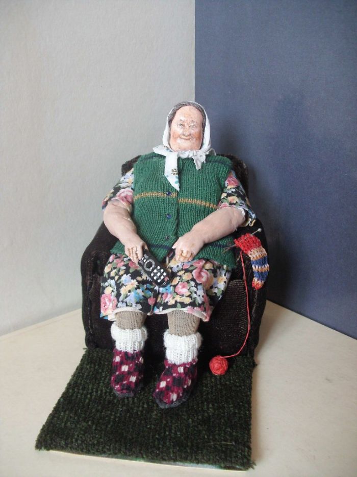 Doll Master From Novosibirsk Creates Realistic Works About Old People Live
