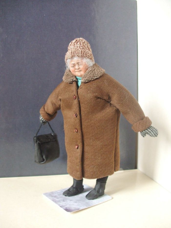 Doll Master From Novosibirsk Creates Realistic Works About Old People Live