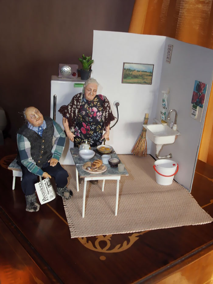 Doll Master From Novosibirsk Creates Realistic Works About Old People Live