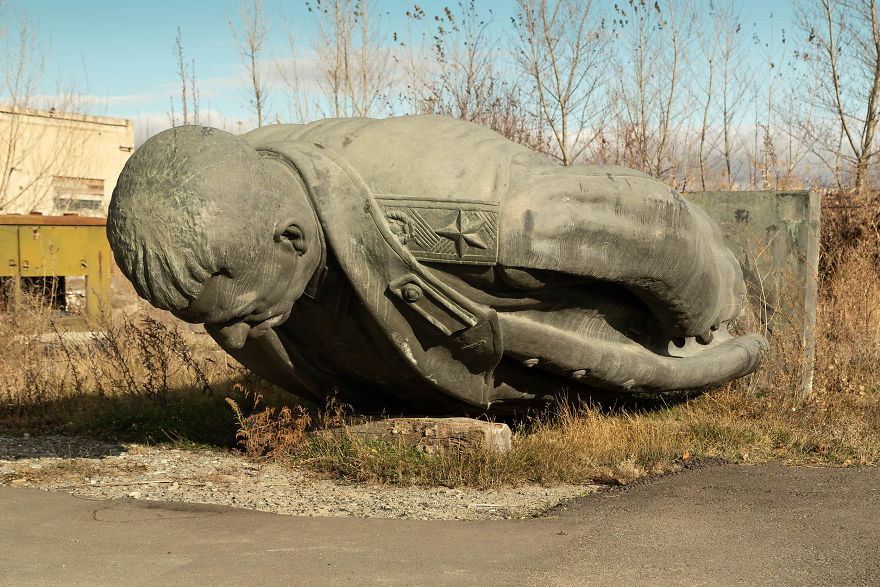 I Photographed The Last Statue Of Stalin Being Removed