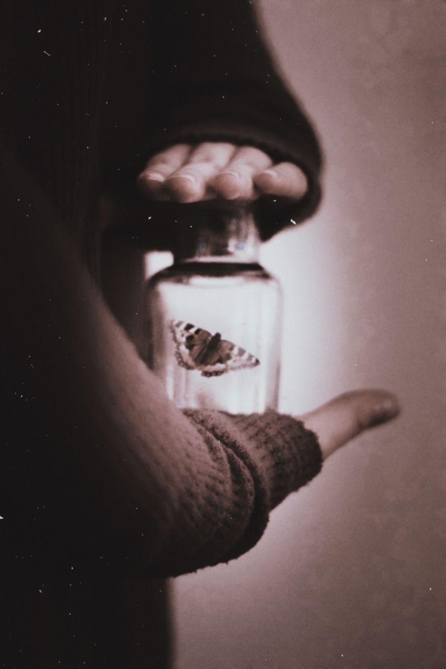 I Take Photos That Show My Experiences As A Chronically Ill/Disabled Teenager