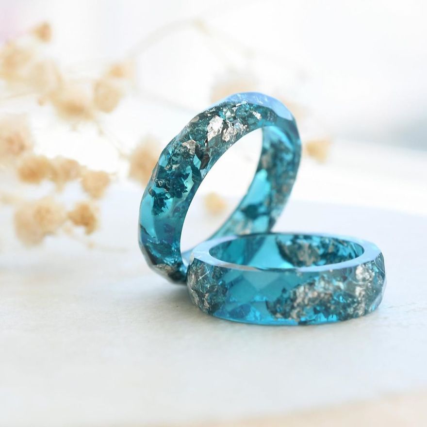 I Preserve Flowers In Resin