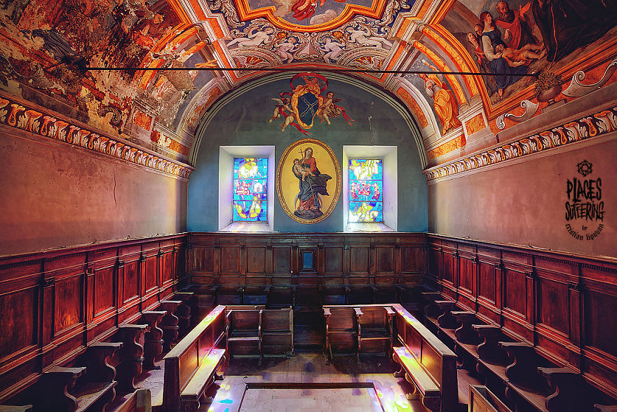 I Found A Well-Preserved Abandoned Monastery In Italy And Captured Its Atmosphere In 27 Photos I Found A Well-Preserved Abandoned Monastery In Italy And Captured Its Atmosphere In 27 Photos
