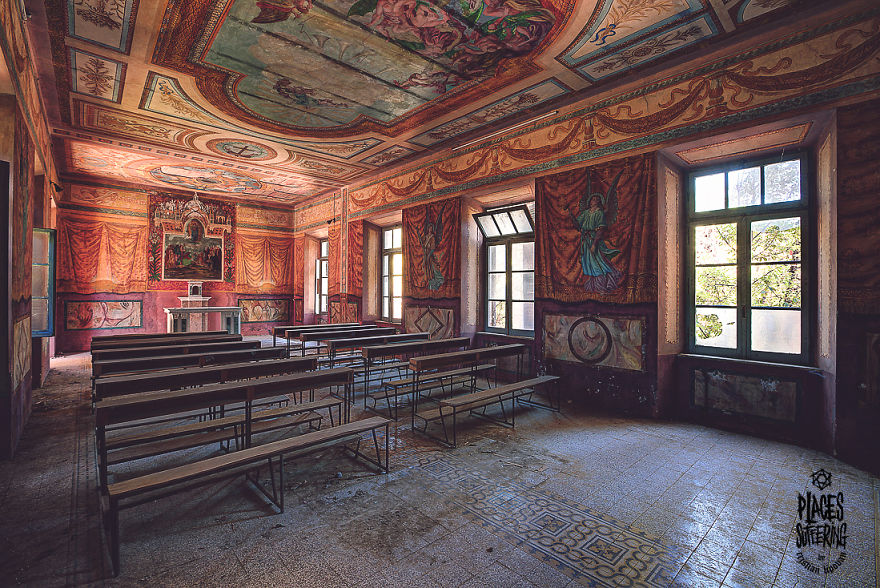 I Found A Well-Preserved Abandoned Monastery In Italy And Captured Its Atmosphere In 27 Photos I Found A Well-Preserved Abandoned Monastery In Italy And Captured Its Atmosphere In 27 Photos
