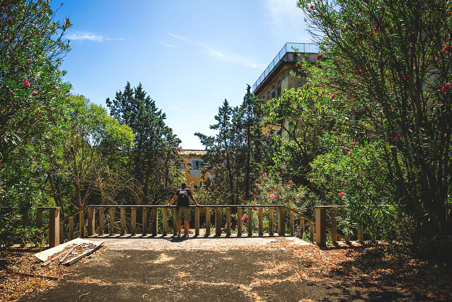 I Found A Well-Preserved Abandoned Monastery In Italy And Captured Its Atmosphere In 27 Photos I Found A Well-Preserved Abandoned Monastery In Italy And Captured Its Atmosphere In 27 Photos