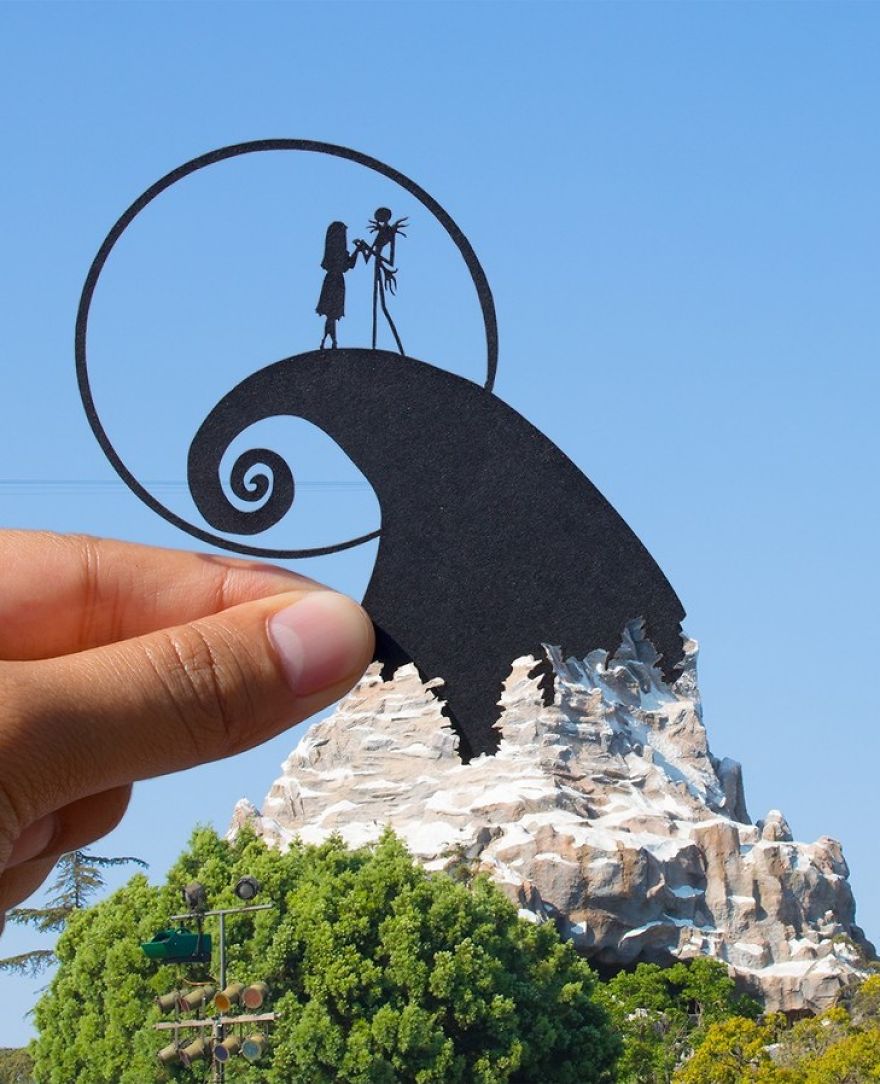 I Hold Up Paper At Disney Parks!