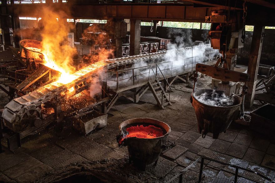 22 Photos That I Took Of An 86-Year-Old Soviet-Era Factory In Georgia 