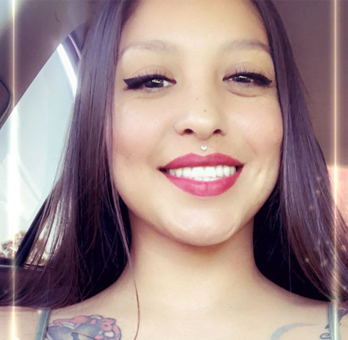 Woman Posts A Warning For People After Realizing Apple Employee Stole Her Nudes