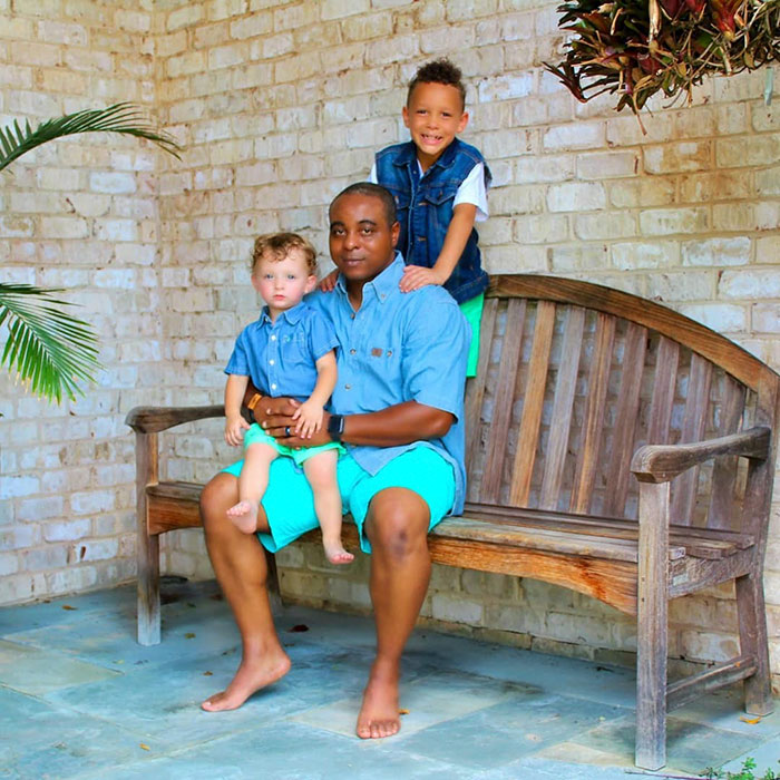 Black Mom Gets Accused Of Stealing A White Boy That's Actually Her Son, Says People Are Extremely Judgmental Black Mom Gets Accused Of Stealing A White Boy That's Actually Her Son, Says People Are Extremely Judgmental