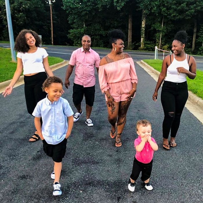 Black Mom Gets Accused Of Stealing A White Boy That's Actually Her Son, Says People Are Extremely Judgmental Black Mom Gets Accused Of Stealing A White Boy That's Actually Her Son, Says People Are Extremely Judgmental