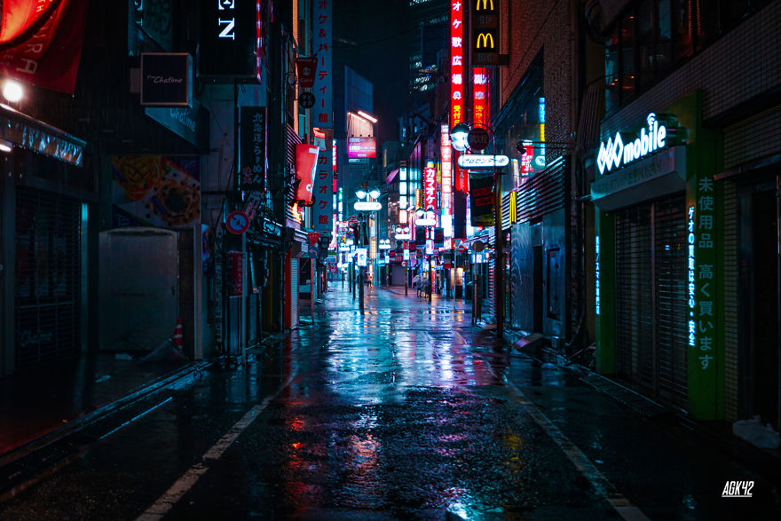 Ghost Shibuya: The Calm Before The Super Typhoon Hit Tokyo In 2019 (18 Pics)