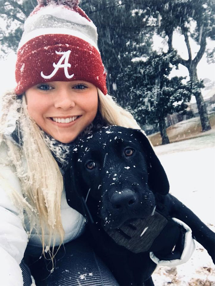 Bride's Decision To Bring Her Dog To Her 'First Look' Photoshoot Makes The Pics Go Viral Bride's Decision To Bring Her Dog To Her 'First Look' Photoshoot Makes The Pics Go Viral