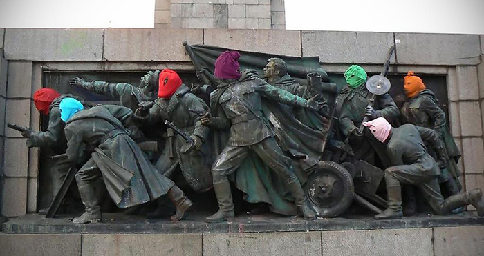 People In Bulgaria Keep Vandalizing This Soviet Monument And Some Of Its Makeovers Are Hilarious
