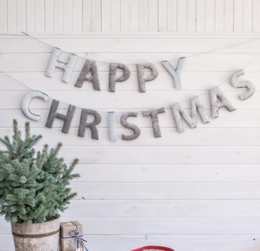 DIY Inside And Outside Christmas Home Decorating Tips