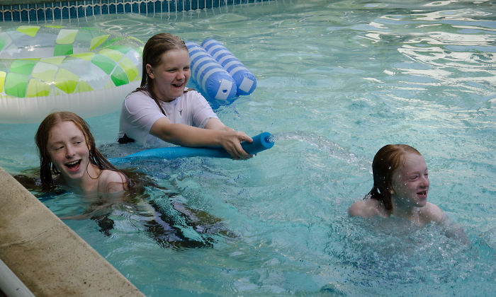 Eating Less Than An Hour Before Swimming Does Not Increase The Risk Of Experiencing Muscle Cramps Or Drowning