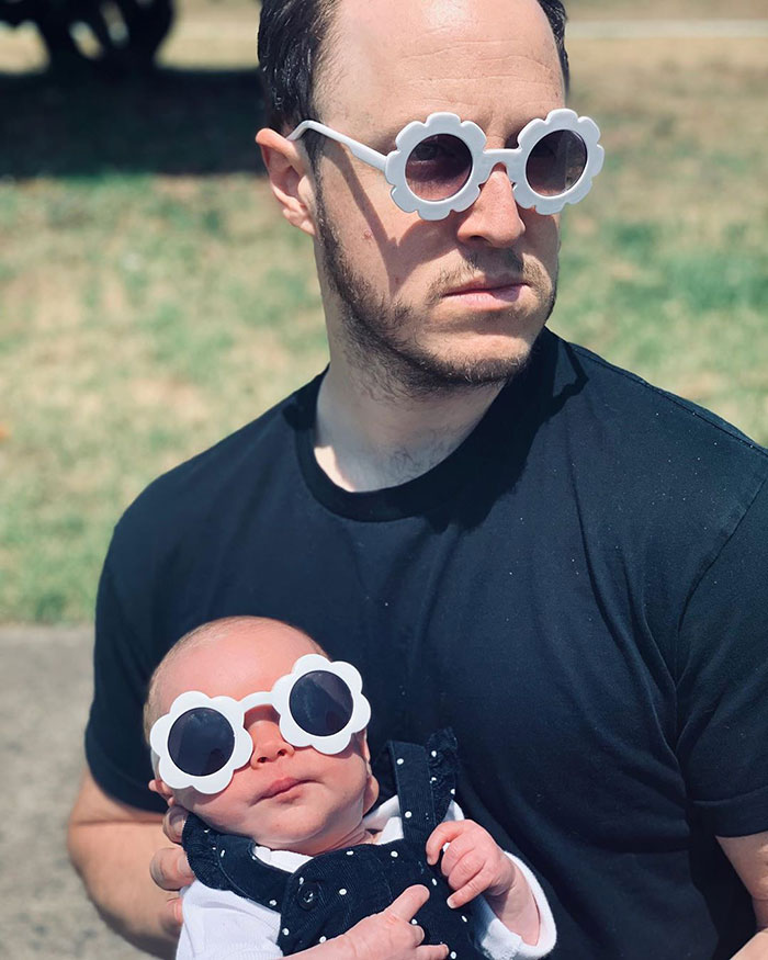 Dad Recreates Hilarious Faces His Daughter Makes When Drinking Milk Dad Recreates Hilarious Faces His Daughter Makes When Drinking Milk