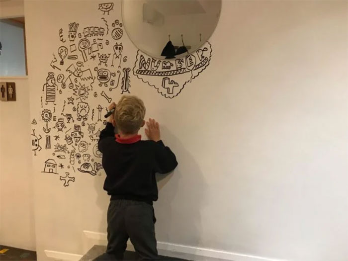 9-Year-Old Kid Who Kept Getting In Trouble For Doodling In Class Gets A Job Decorating A Restaurant With His Drawings 9-Year-Old Kid Who Kept Getting In Trouble For Doodling In Class Gets A Job Decorating A Restaurant With His Drawings