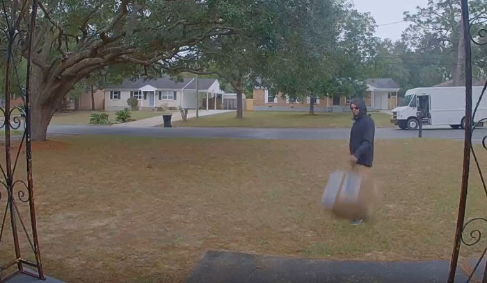 FedEx Delivery Guy Throws A $1500 Lens, Doesn't Know He's Being Recorded
