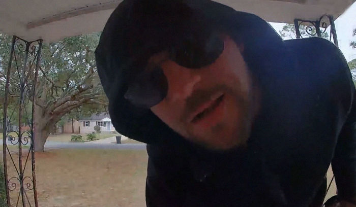 FedEx Delivery Guy Throws A $1500 Lens, Doesn't Know He's Being Recorded