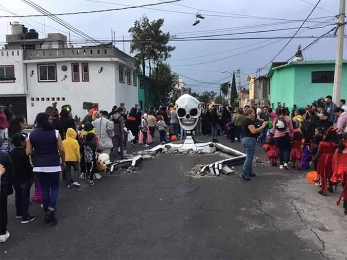 Huge Skeletons Rise From The Ground In Mexico For The Day Of The Dead