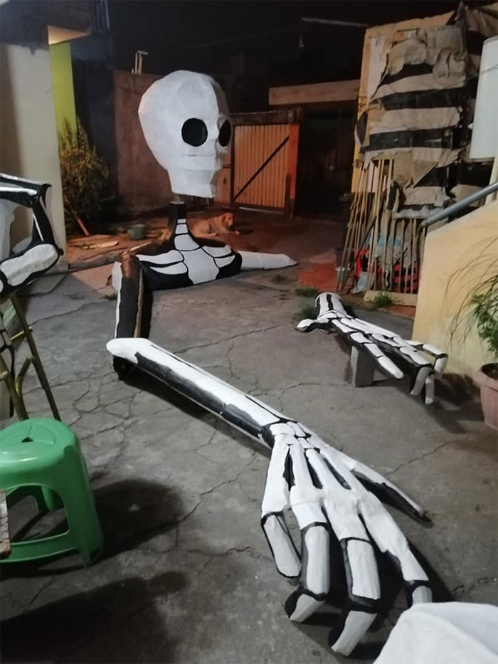 Huge Skeletons Rise From The Ground In Mexico For The Day Of The Dead