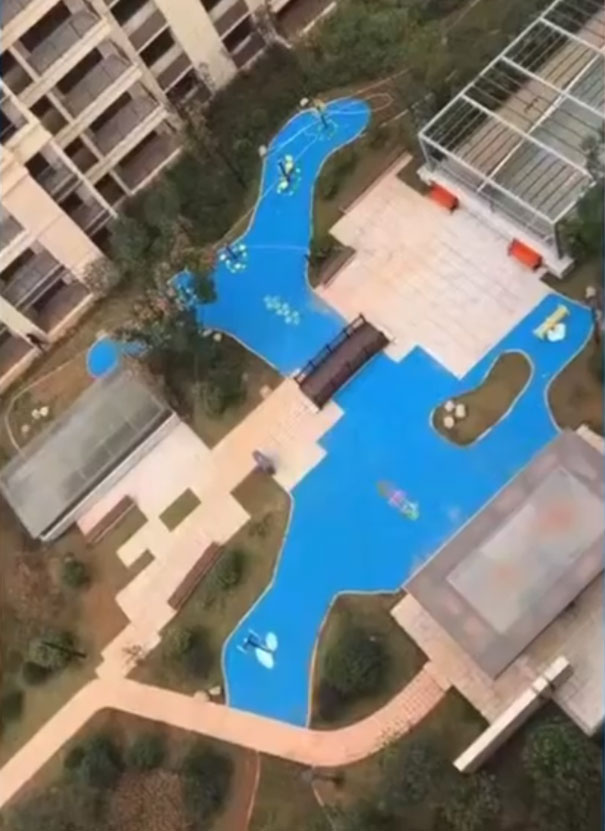 Homeowners Outraged After Realizing Their Builders Built A Plastic Lake Instead Of The Real One Their Pictures Showed Homeowners Outraged After Realizing Their Builders Built A Plastic Lake Instead Of The Real One Their Pictures Showed