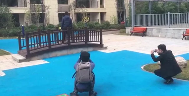 Homeowners Outraged After Realizing Their Builders Built A Plastic Lake Instead Of The Real One Their Pictures Showed Homeowners Outraged After Realizing Their Builders Built A Plastic Lake Instead Of The Real One Their Pictures Showed