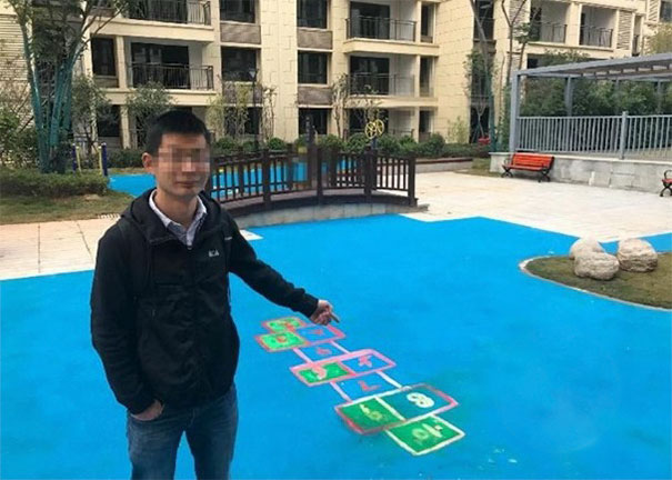 Homeowners Outraged After Realizing Their Builders Built A Plastic Lake Instead Of The Real One Their Pictures Showed Homeowners Outraged After Realizing Their Builders Built A Plastic Lake Instead Of The Real One Their Pictures Showed