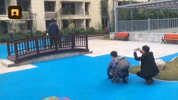 Homeowners Outraged After Realizing Their Builders Built A Plastic Lake Instead Of The Real One Their Pictures Showed Homeowners Outraged After Realizing Their Builders Built A Plastic Lake Instead Of The Real One Their Pictures Showed