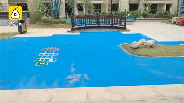 Homeowners Outraged After Realizing Their Builders Built A Plastic Lake Instead Of The Real One Their Pictures Showed Homeowners Outraged After Realizing Their Builders Built A Plastic Lake Instead Of The Real One Their Pictures Showed
