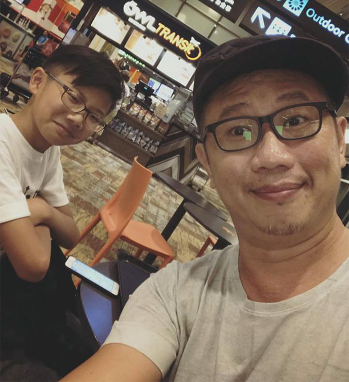 Dad Shows What To Tell Kids If They Complain Strangers Are 'Smelly' In A Comic Dad Shows What To Tell Kids If They Complain Strangers Are 'Smelly' In A Comic