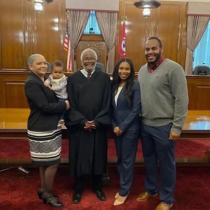 This Awesome Judge Held The Baby Of A Law Student As She Was Sworn Into The State Bar