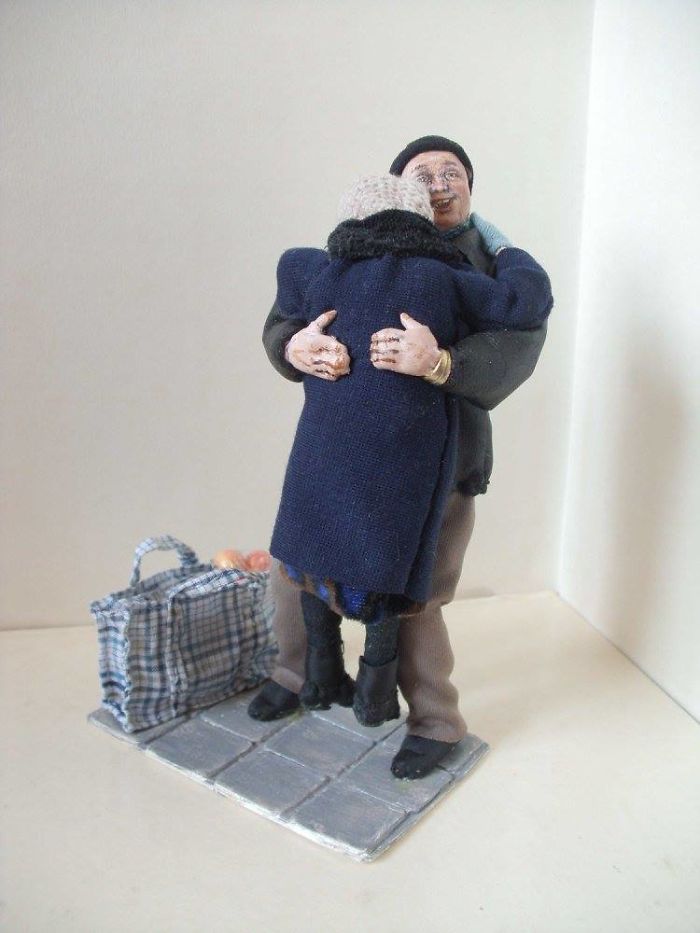 Doll Master From Novosibirsk Creates Realistic Works About Old People Live