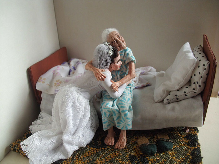 This Doll Master Sculpts Tiny Figures To Depict Ordinary Lives Of The Elderly In Russia (51 Pics)