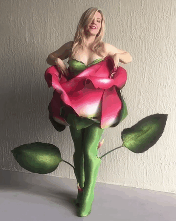 Woman Uses Foam And Toilet Seat Hinges To Create A Moving Rose Costume