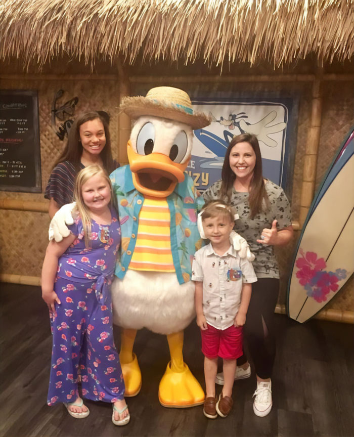 This Mother Broke Into Tears When She Saw A Picture Of Her Son With His &ldquo;Twin&rdquo; On Twin Day