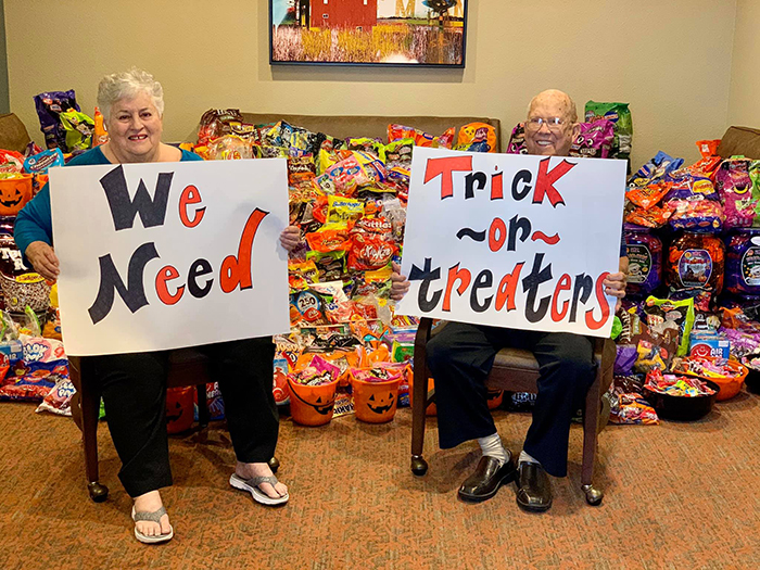 For The First Time, This Nursing Home Opens Its Doors For Kids To Trick Or Treat And Gets Over 5,000 Visitors For The First Time, This Nursing Home Opens Its Doors For Kids To Trick Or Treat And Gets Over 5,000 Visitors
