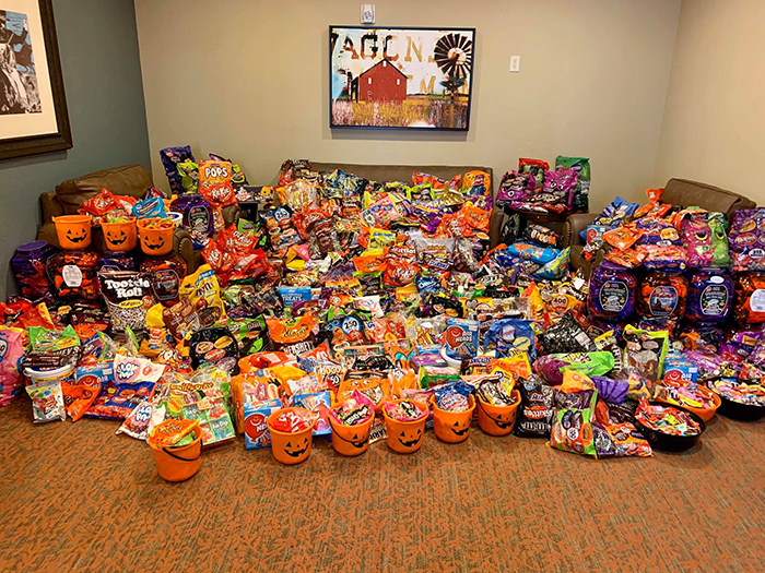 For The First Time, This Nursing Home Opens Its Doors For Kids To Trick Or Treat And Gets Over 5,000 Visitors