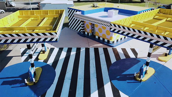 This Artist Turned An Abandoned Gas Station Into An Beautiful Landmark In Just A Week (19 Pics)