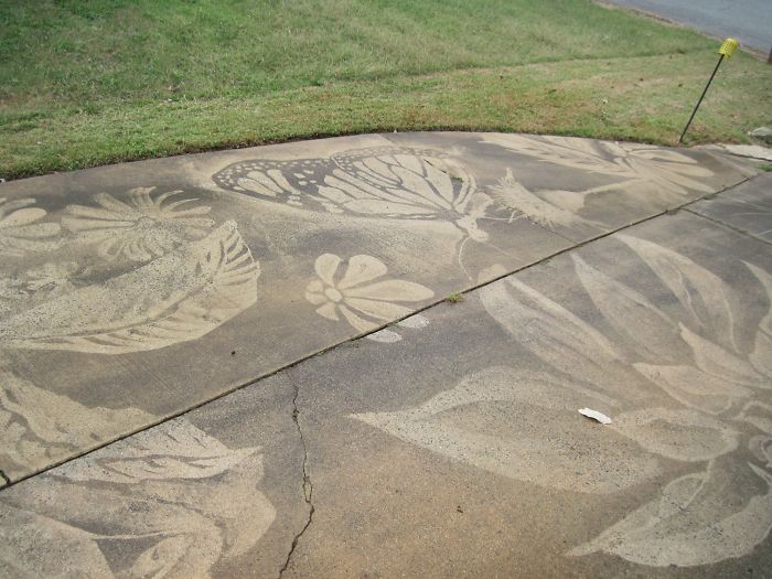 Woman Uses The Power Washer She Got As A Birthday Gift To Unleash Her Creative Potential Woman Uses The Power Washer She Got As A Birthday Gift To Unleash Her Creative Potential