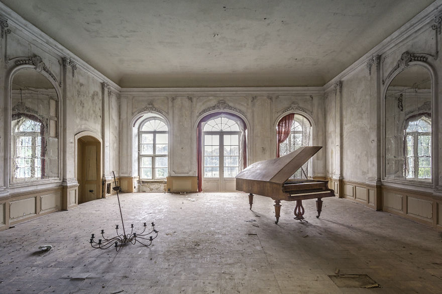 Requiem Pour Pianos 32