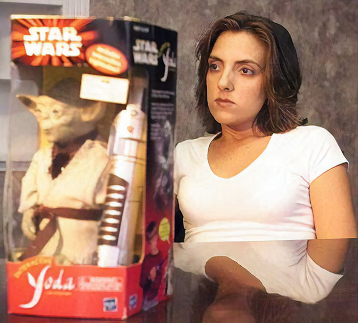 A Story About A Waitress Who Sued Hooters For Giving Her A Toy Yoda Instead Of Toyota Is Going Viral Again A Story About A Waitress Who Sued Hooters For Giving Her A Toy Yoda Instead Of Toyota Is Going Viral Again