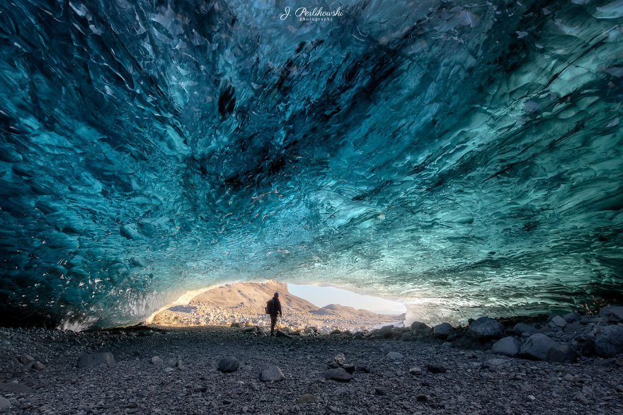 I Hiked For 2 Hours To The Ice Caves In Iceland, And What I Saw Inside Is Pure Magic (10 Pics) I Hiked For 2 Hours To The Ice Caves In Iceland, And What I Saw Inside Is Pure Magic (10 Pics)
